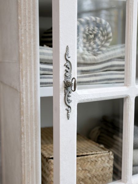 Hovedbilde Gl. Vitrineskap Med 1 Dør Fra Chic Antique