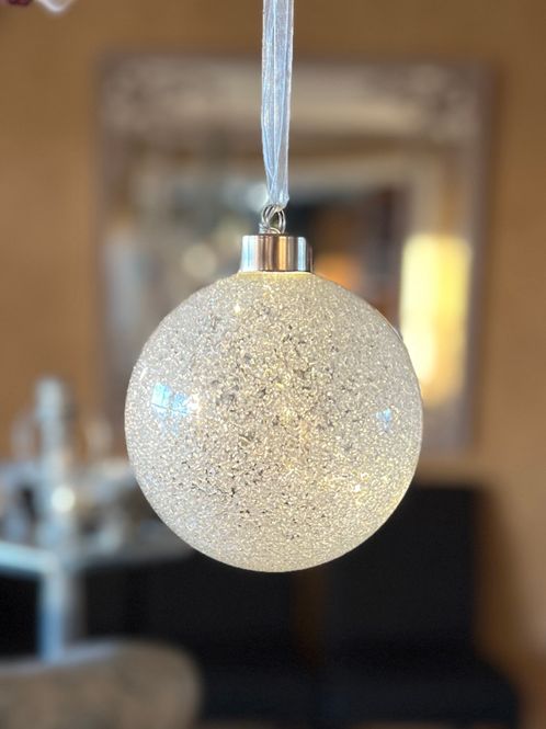 Hovedbilde Julekule i glass med ledlys og snøeffekt - 15 cm diameter
