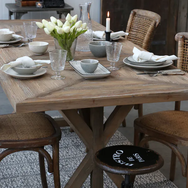 Hovedbilde Fransk spisebord i gjenbrukstre fra Chic Antique