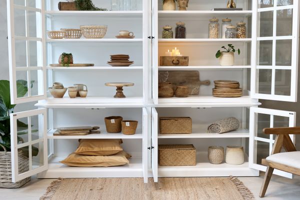 Hovedbilde Marseille hvit Vitrineskap med 8 dører og hyller - Chic Antique