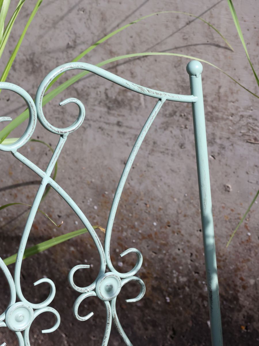 Kafésett med 2 stoler og 1 bord fra Chic Antique