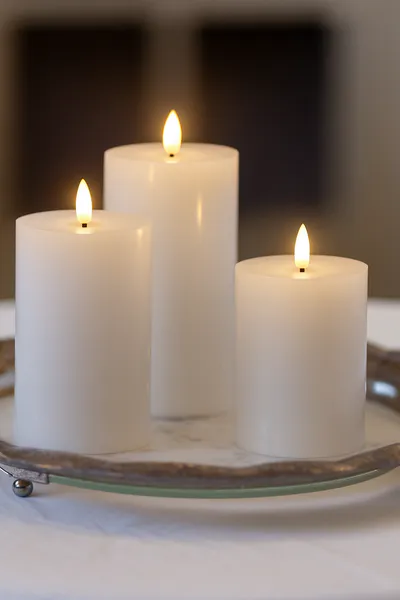 Hovedbilde 3 pk med hvite kubbelys med ledlys og fjernkontroll