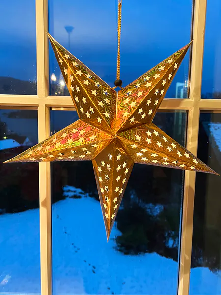 Hovedbilde Papir julestjerne med ledlys - 43 cm