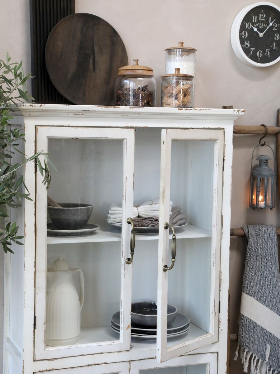 Vitrineskap med 4 glassdører fra Chic Antique