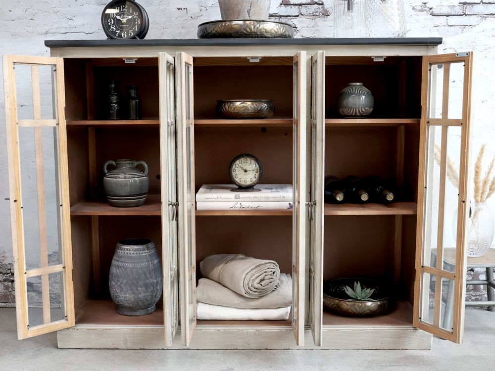 Vitrineskap Med 6 Dører Og Sort Topp Fra Chic Antique 