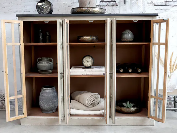 Hovedbilde Vitrineskap Med 6 Dører Og Sort Topp Fra Chic Antique 
