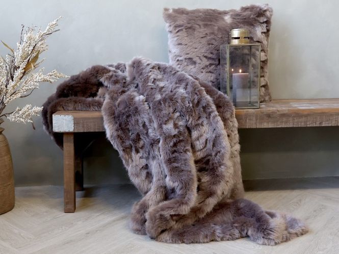 Hovedbilde Pledd i imitert skinn Antique Chocolate fra Chic Antique