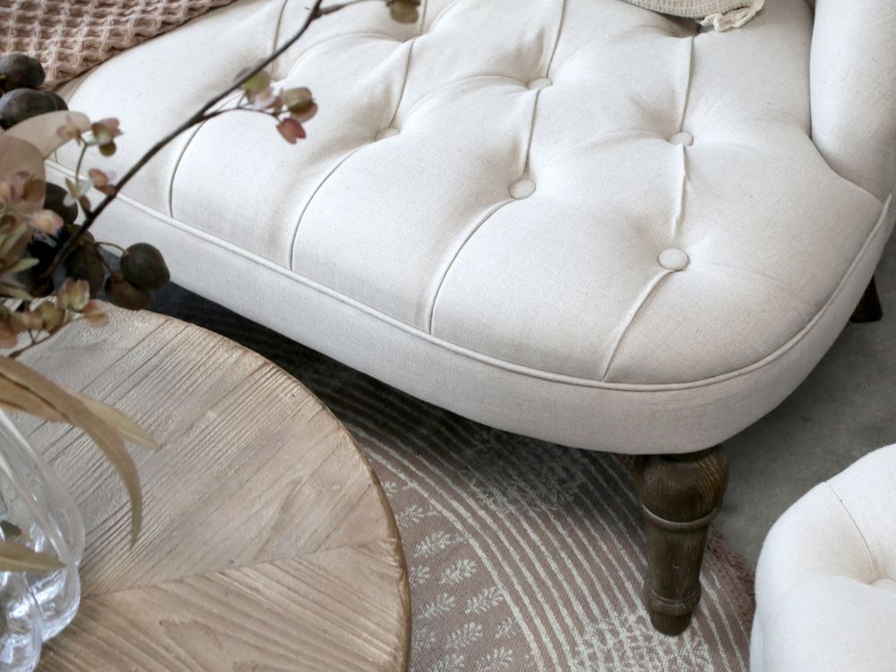 Fransk Sofa i linstoff 2. pers fra Chic Antique I fargen hvit