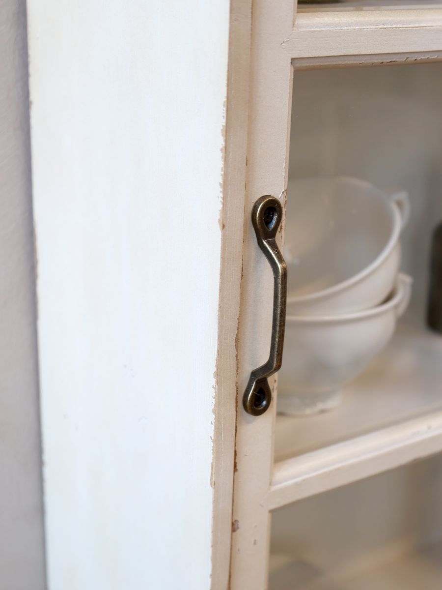 Veggskap med skyvedør fra Chic Antique
