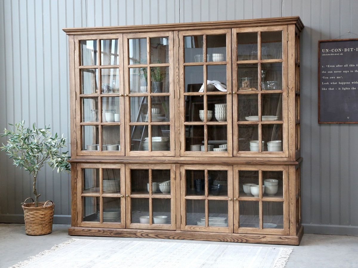 Vitrineskap Med 8 Dører Og Hyller Fra Chic Antique 